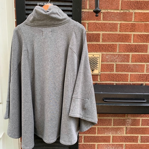 UGG: FLEECE PICHOT Double Knit CAPE PONCHO - Picture 6 of 16